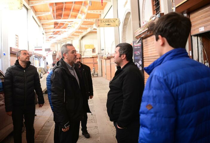 Kahramanmaraş normale dönüyor... Tarihi Maraş Çarşısı'nın ensafı kepenk açtı