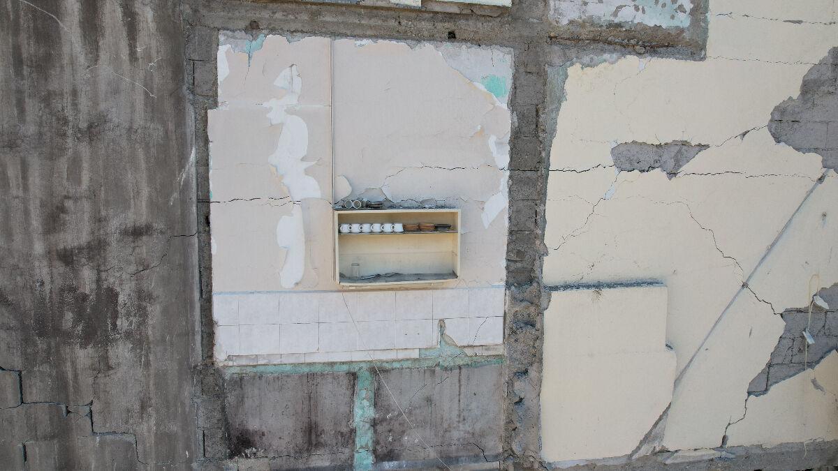 Kahramanmaraş'ta büyük deprem anında fincan takımı yerinden oynamadı