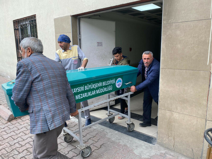 Kahramanmaraş'ta depremden 111 saat sonra yaralı çıkarılan bir kişi kurtarılamadı