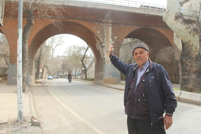 Kahramanmaraş'ta şehitler anısına yapılan Kanlıdere Köprüsü ayakta kaldı