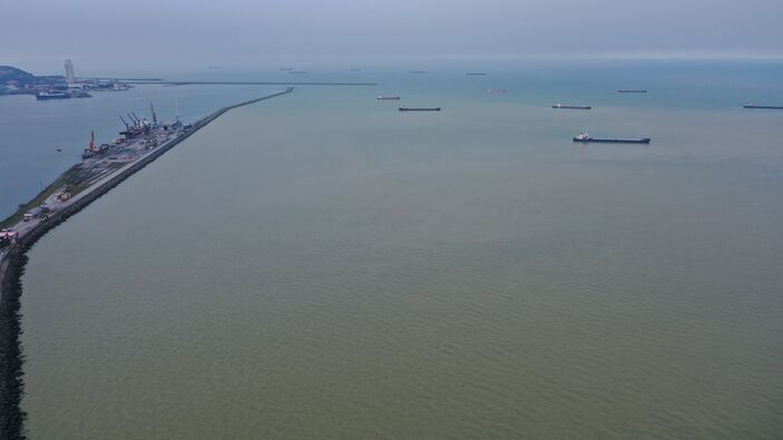 Karadeniz'in mavi rengi çamura bulandı