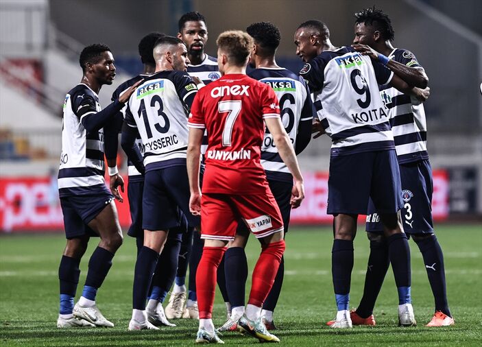 Kasımpaşa, evinde Antalyaspor'u yendi