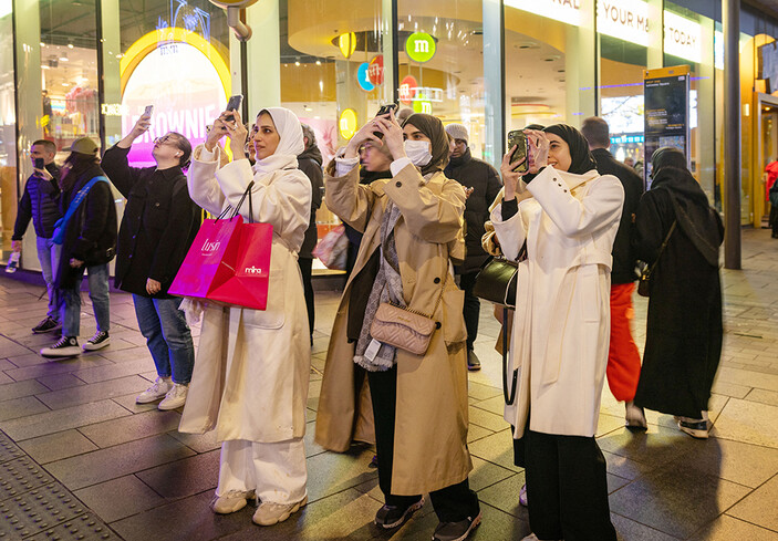 Londra'nın Piccadily Caddesi, Ramazan ayı için süslendi