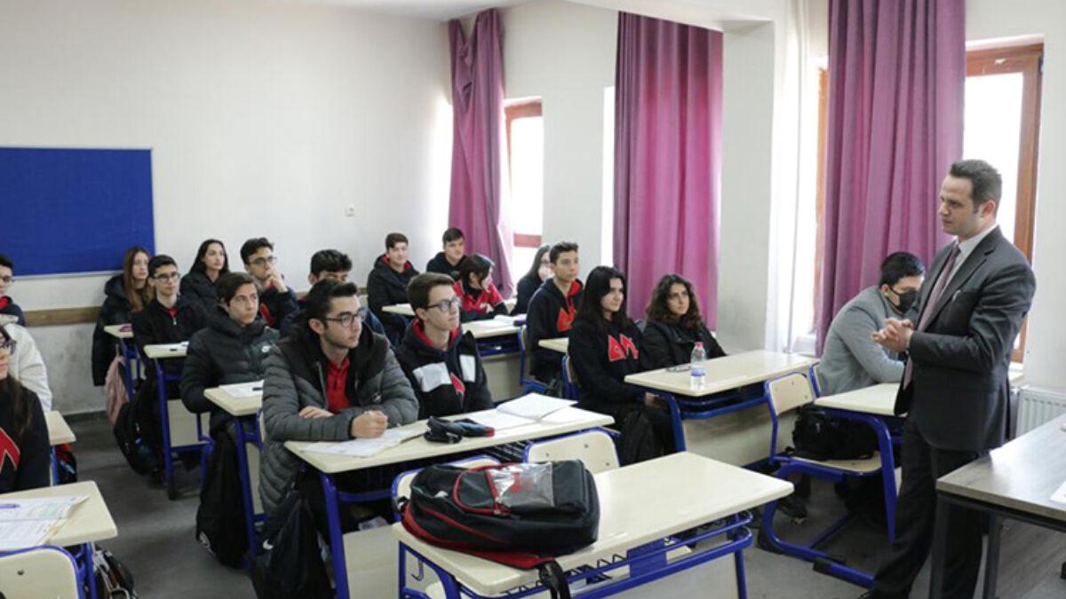 Mahmut Özer paylaştı! Afetten etkilenen 217 bin öğrencinin nakil işlemi tamamlandı