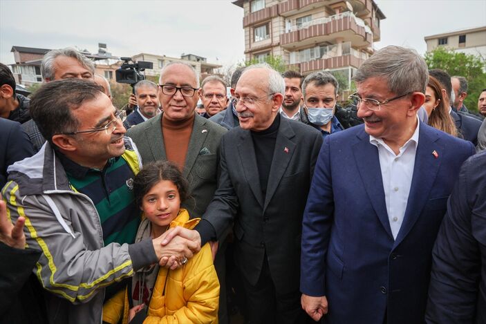 Meral Akşener, Ahmet Davutoğlu ile görüştü