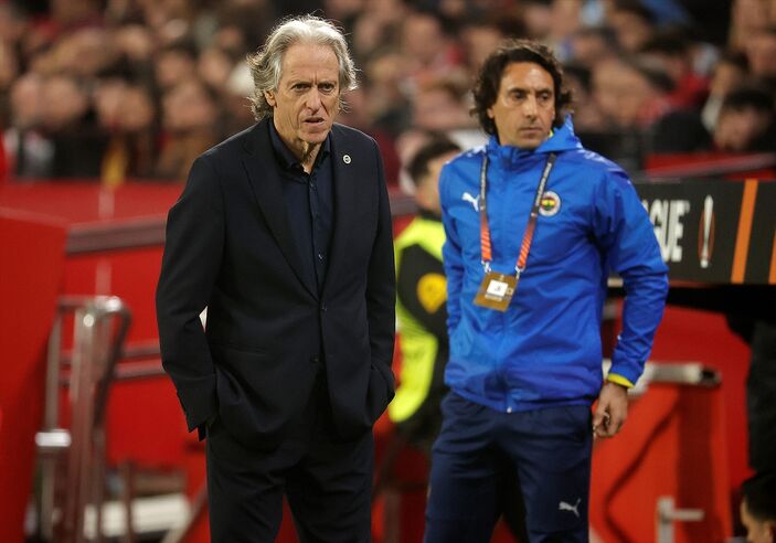 Rıdvan Dilmen, Jorge Jesus'la ilgili sert konuştu. "Jesus bazen saçmalıyor."