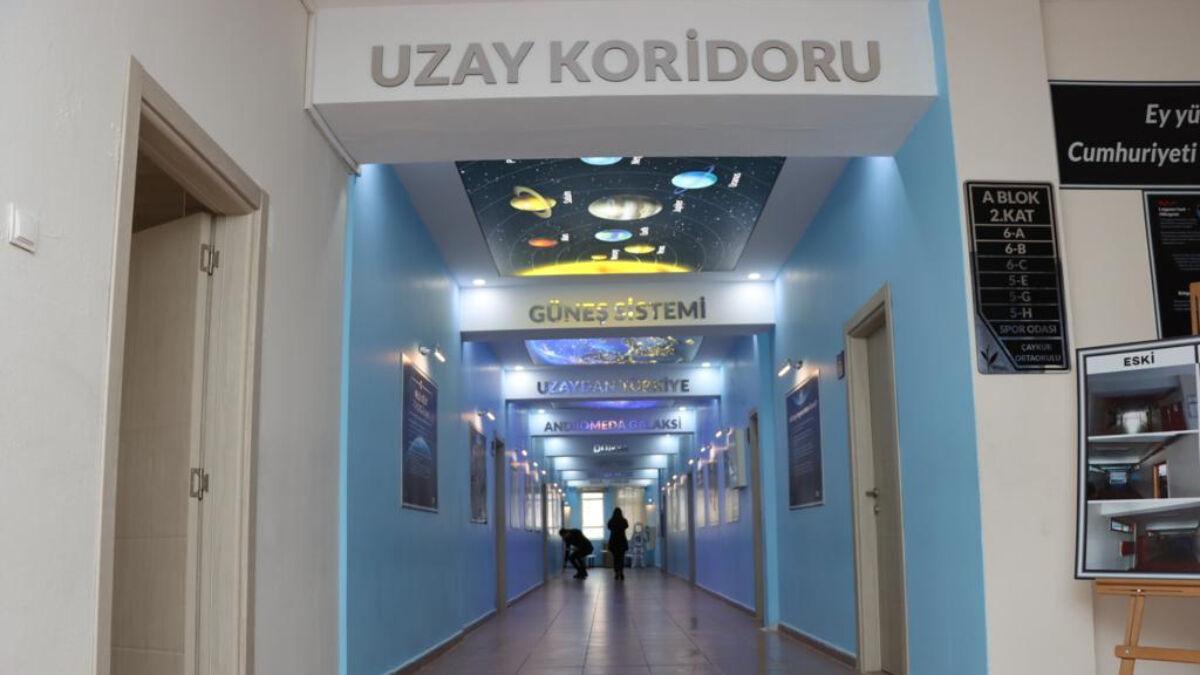 Rize&#039;deki Çaykur Ortaokulu&#039;na uzay koridoru açıldı