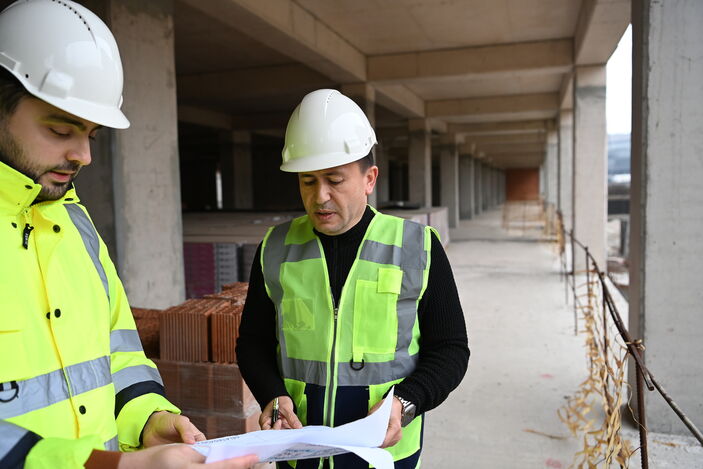 Şadi Yazıcı'dan kentsel dönüşüm projelerine engel olan muhalefete tepki