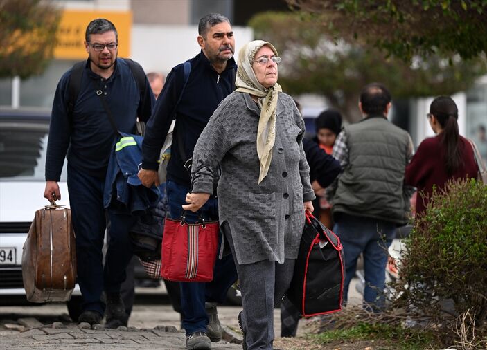 Süheyla Sultan gemisi İskenderun'da depremzedeleri ağırlamaya başladı