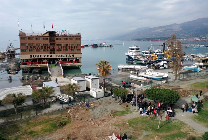 Süheyla Sultan gemisi İskenderun'da depremzedeleri ağırlamaya başladı