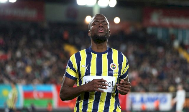 Enner Valencia, Alex'i geride bırakarak Fenerbahçe tarihine geçti