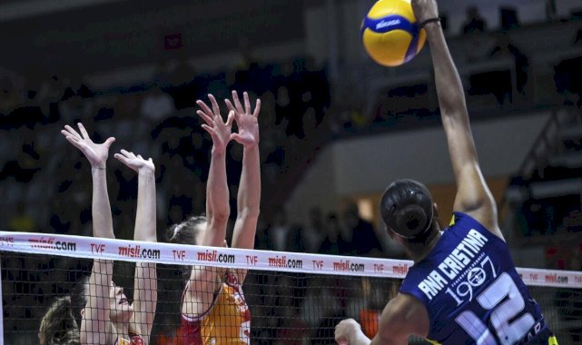 File derbisinde Fenerbahçe, Galatasaray'ı set vermeden yendi