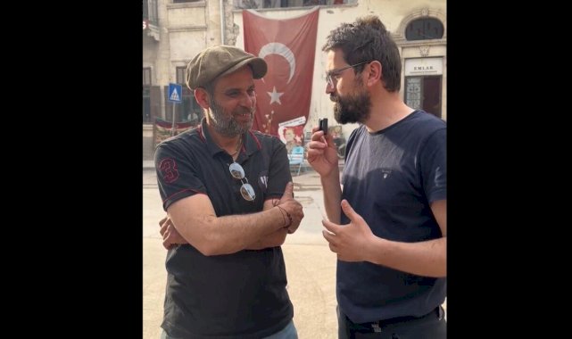 Gazeteci Adem Metan, deprem sonrası balkondan ezan okuyan Serkan Sincan ile bir araya geldi