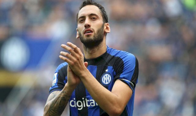 Hakan Çalhanoğlu: Inter'de kalmak istiyorum