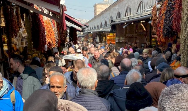 İstanbul'da Ramazan hazırlığı! Eminönü'nde yoğunluk başladı...