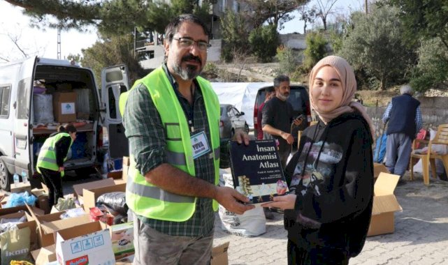 İzmir depreminde oğlunu kaybeden baba deprem bölgesine yardıma koştu