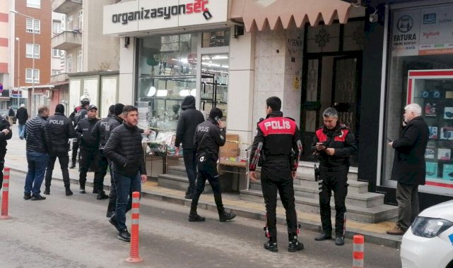 Kocaeli'de hediyelik eşya dükkanında kurşun yağdırdılar