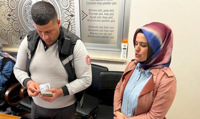 Mardin'de güvenlik görevlisi depremzedelere ait para buldu