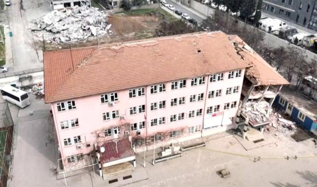 Mersin'de depremlerde hasar gören 76 okul tahliye edildi