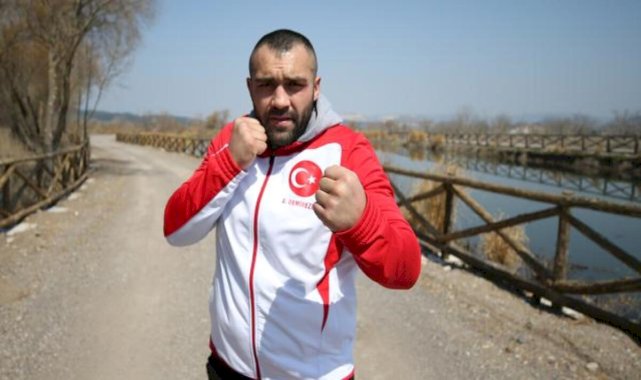 Milli boksör Ali Eren Demirezen, ringlere küstü