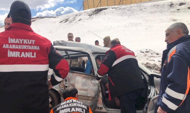 Sivas'ta depremden kaçarken kaza yaptılar! Ölü ve yaralılar var