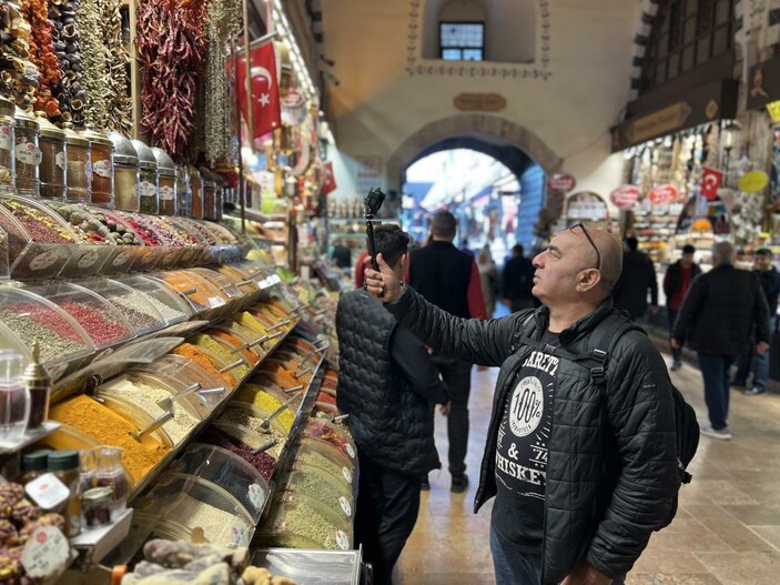 Tarihi Mısır Çarşısı'nda Ramazan yoğunluğu