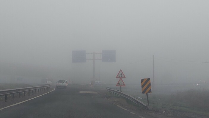 Tekirdağ'da sis: Görüş mesafesi 10 metreye düştü