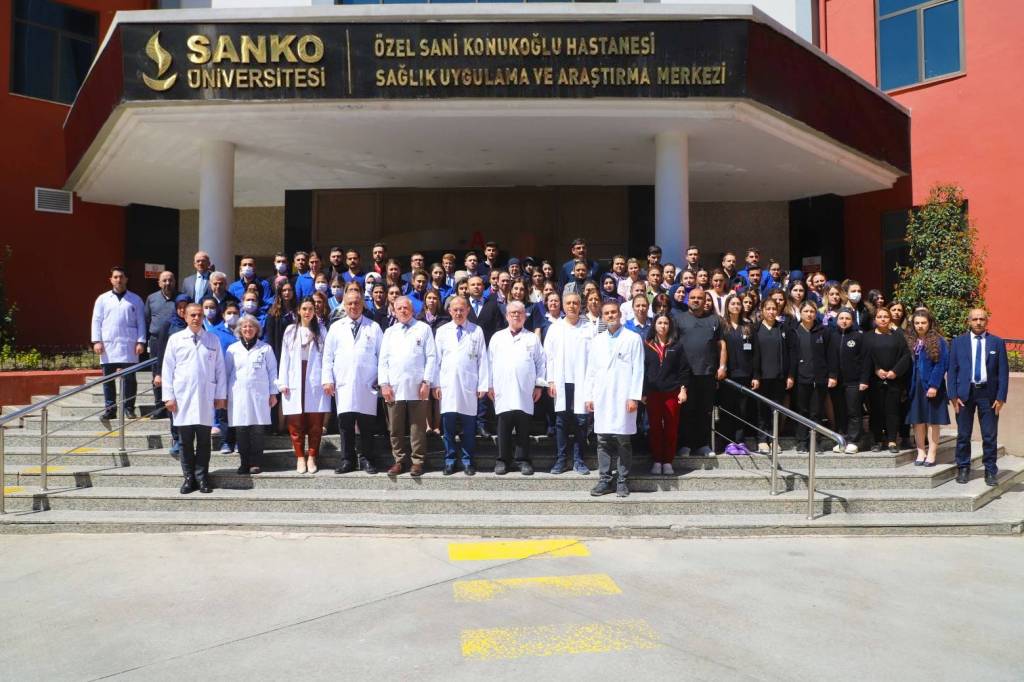 TTB ve Tabip Odalarından COVID-19 ve Depremde Yitirilen Sağlıkçılara Vefa