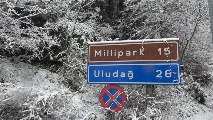 Uladağ'a zincirsiz çıkış durduruldu! Kar 1 metreyi geçti