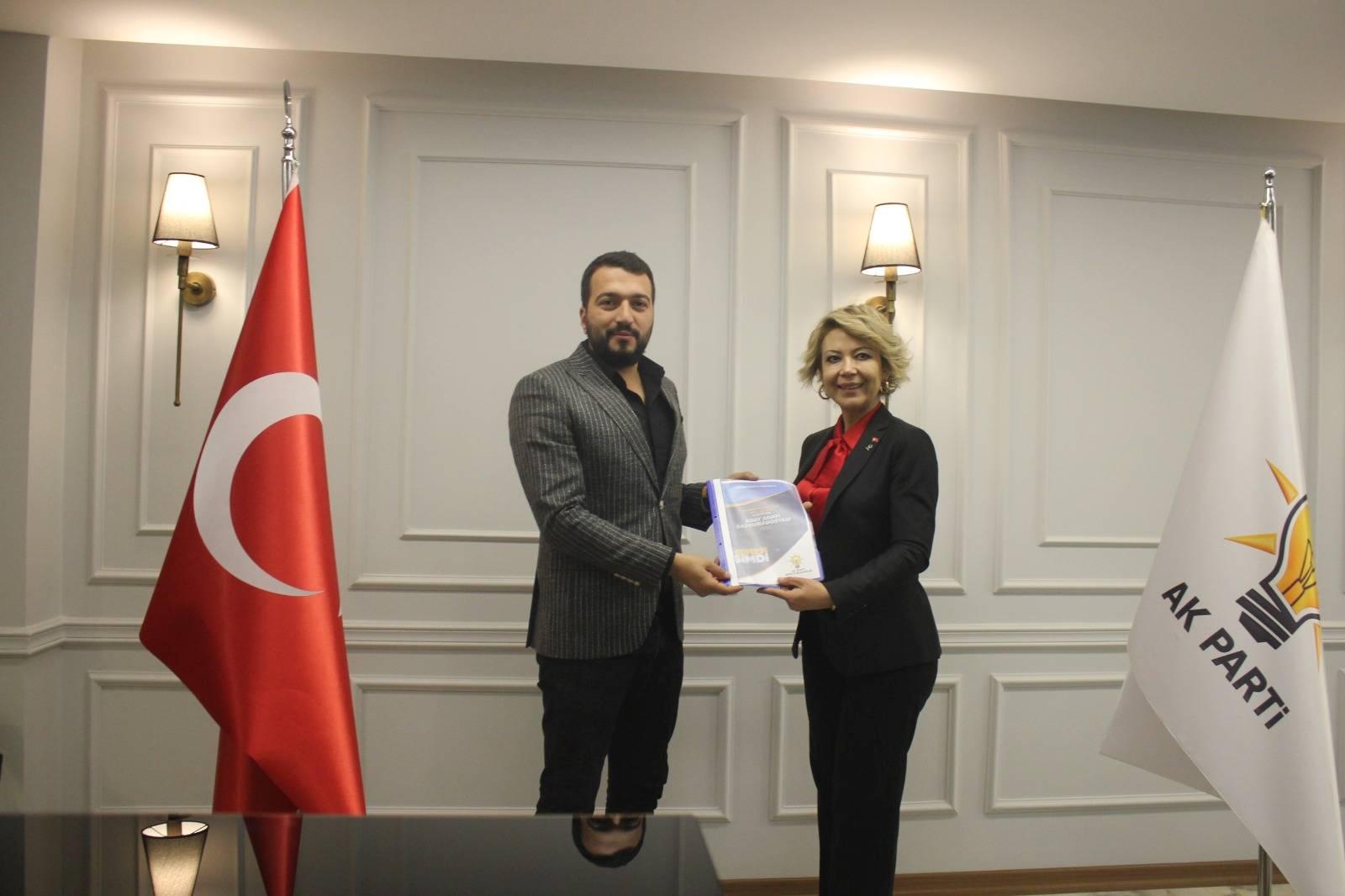 Urla Hastanesi Sağlık ve Bakım Hizmetleri Müdürü Karol Ak Parti’den Aday Adayı Oldu