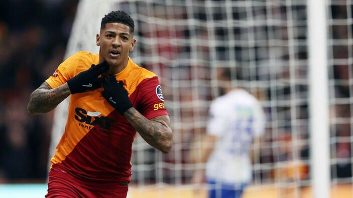 Van Aanholt: Galatasaray'da yabancı kuralı yüzünden başarısız oldum