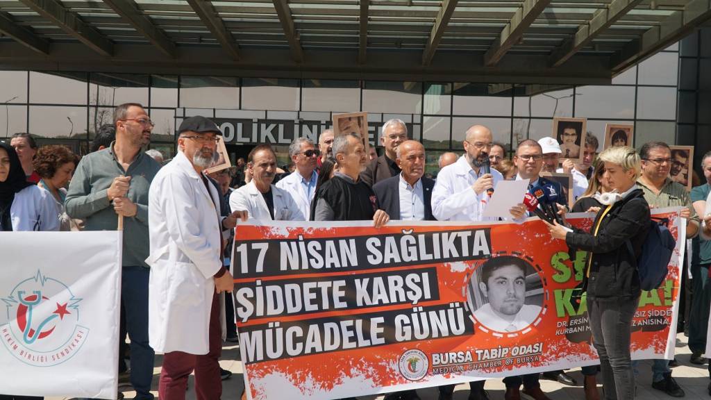 11 Yıl Önce Öldürülen Dr. Ersin Arslan Anıldı, Sağlıkta Şiddet Protesto Edildi