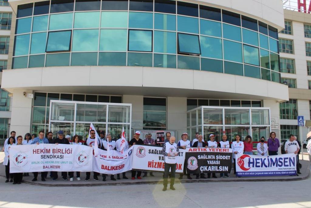 11 Yıl Önce Öldürülen Dr. Ersin Arslan Anıldı, Sağlıkta Şiddet Protesto Edildi