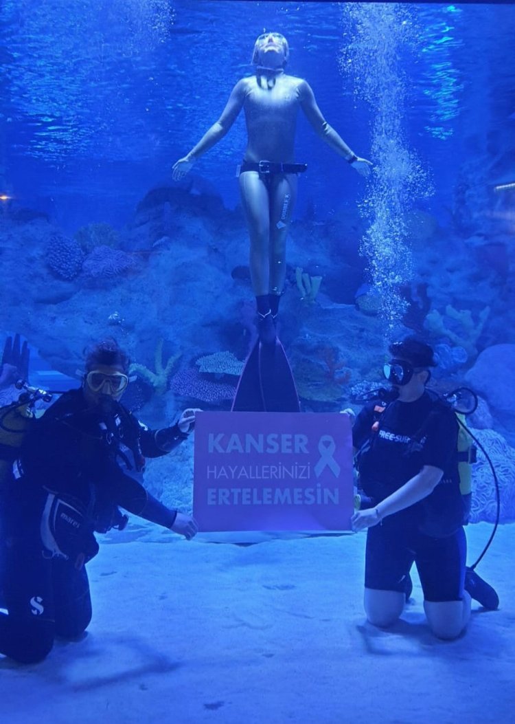 Hastalarıyla 'sağlık' için daldılar!