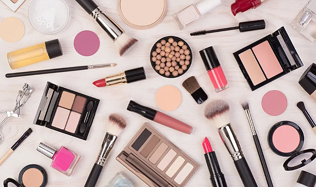 Makyaj yapmak ve saç boyamak oruç bozar mı?