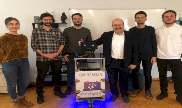 Bilim Kurgu Tutkunu Prof. Dr. Unutmaz’dan ‘Yerli’ Transformers Sağlık Robotu Projesi