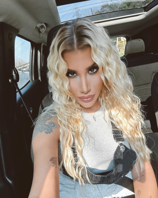 Twitter'daki mavi tiki gelmeyen İrem Derici'den Elon Musk'a küfürlü tepki