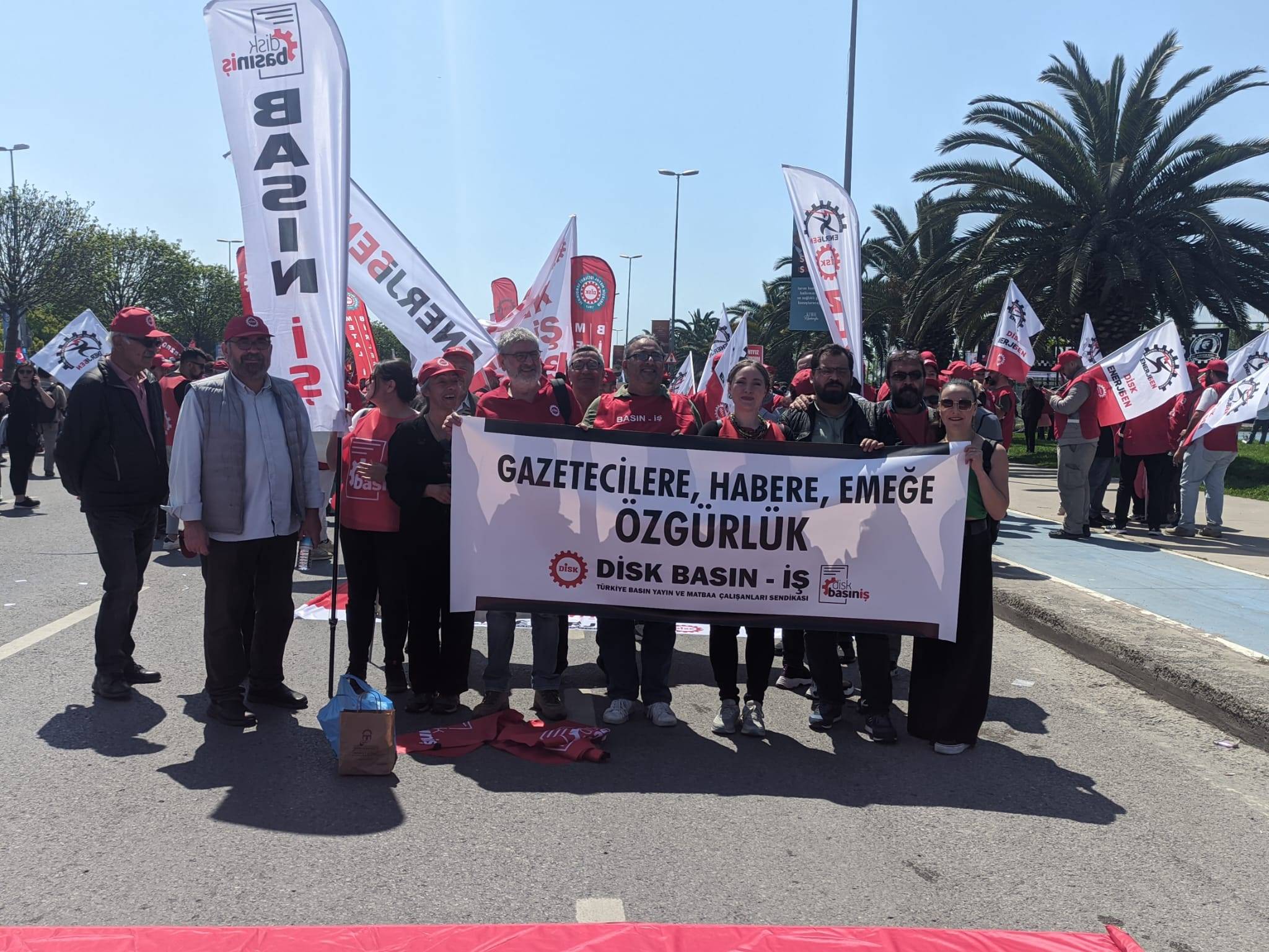 1 Mayıs Ülke Genelinde Kutlanıyor, Taksim’de Gözaltılar Var!