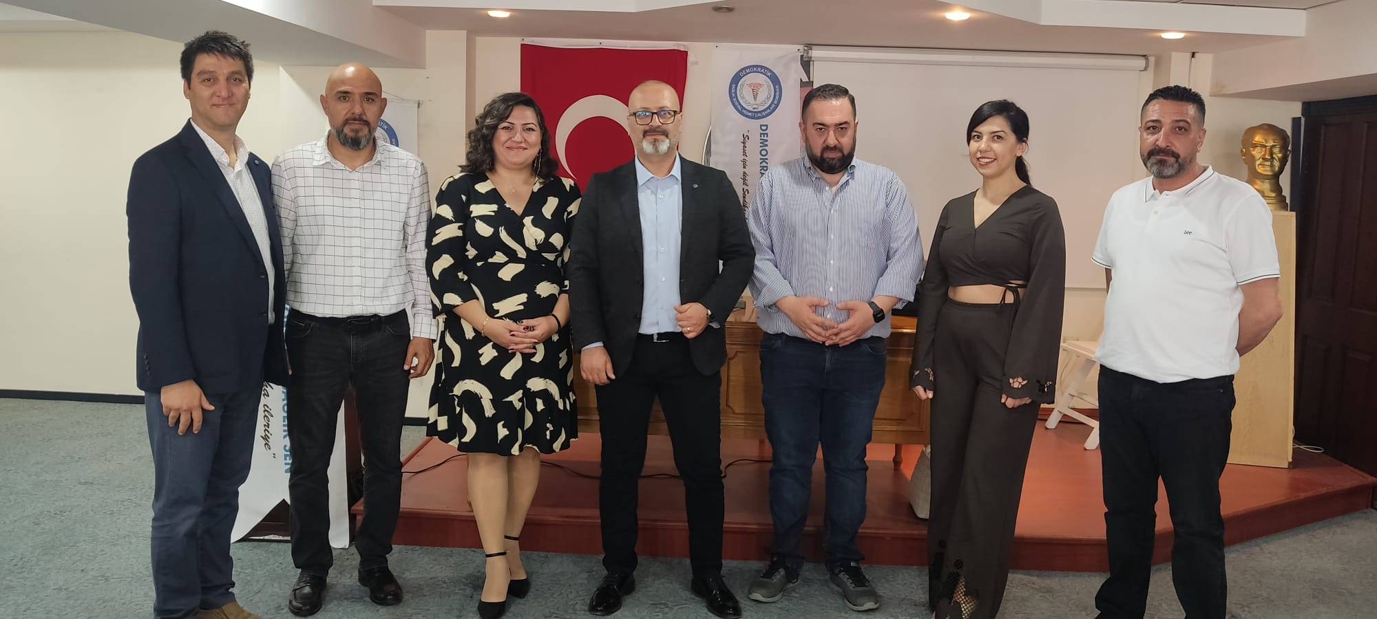 Demokratik Sağlık-Sen İzmir’de, Sertan Yeşilyurt ve Ekibi Güven Tazeledi!