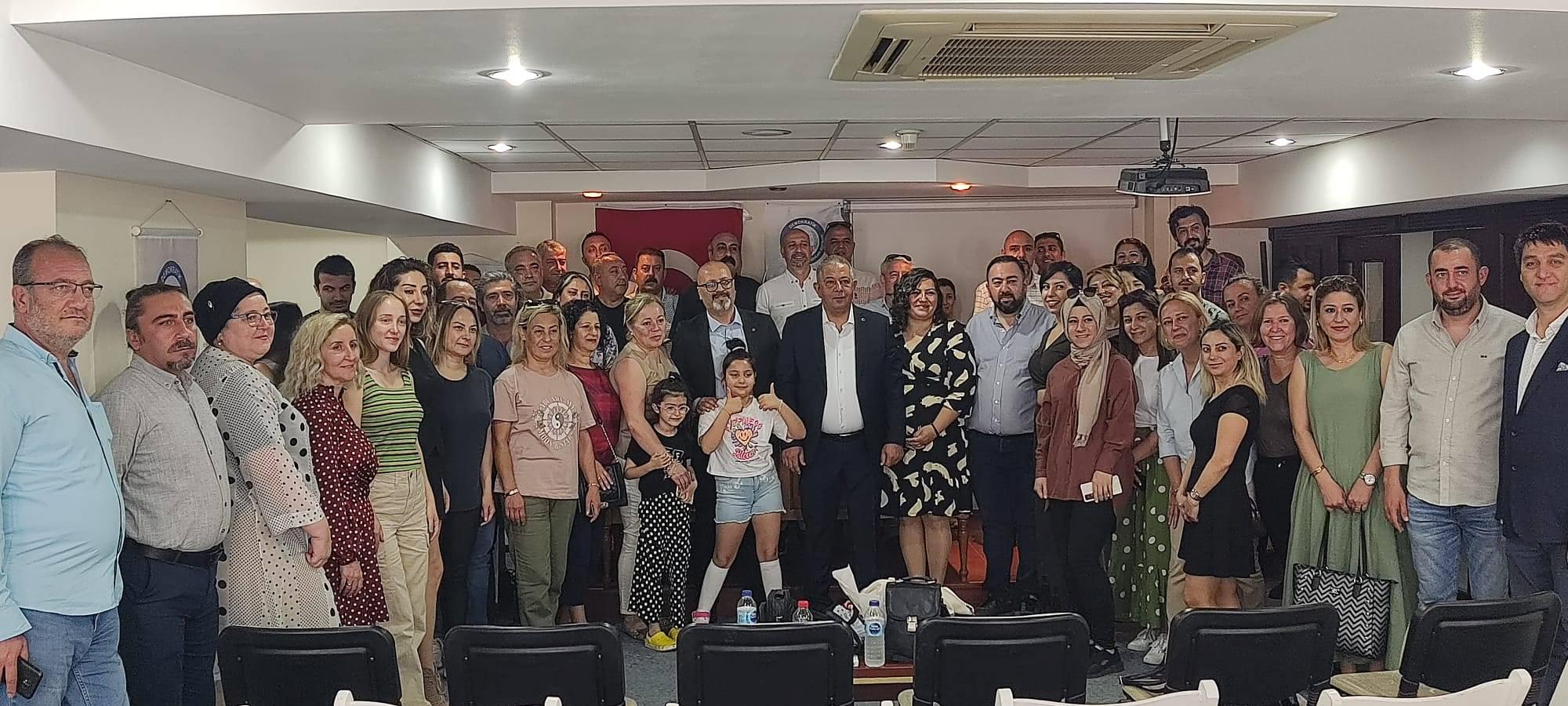 Demokratik Sağlık-Sen İzmir’de, Sertan Yeşilyurt ve Ekibi Güven Tazeledi!