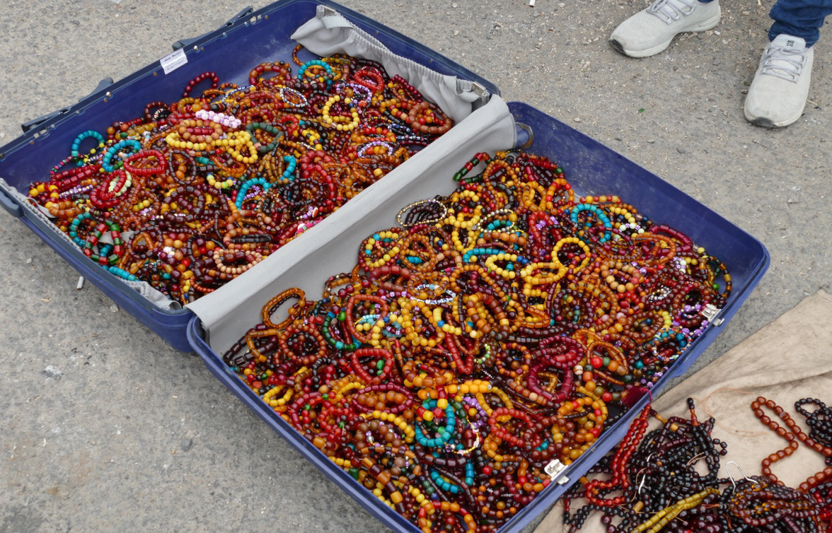 Diyarbakır Bit Pazarı'nda siyaset: 'Erdoğan yükseltiyor, biz indiriyoruz'