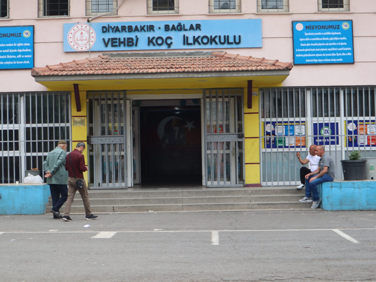 Diyarbakır'da seçim: Oy ve Ötesi'ne engel, sandık görevlisine saldırı