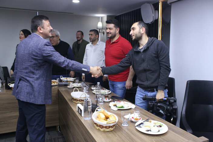 Hamza Dağ İzmir'de 5 yıl içerisinde hayata geçirilecek projeleri anlattı