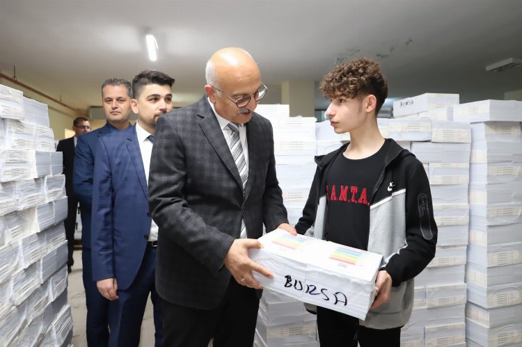 MEB'in yardımcı kaynakları Bursa'da dağıtılıyor