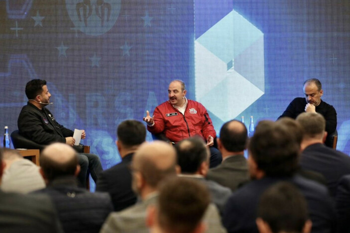 Mustafa Varank: Kasetlerin, kumpasların piyasaya çıktığı bir seçime gidiyoruz