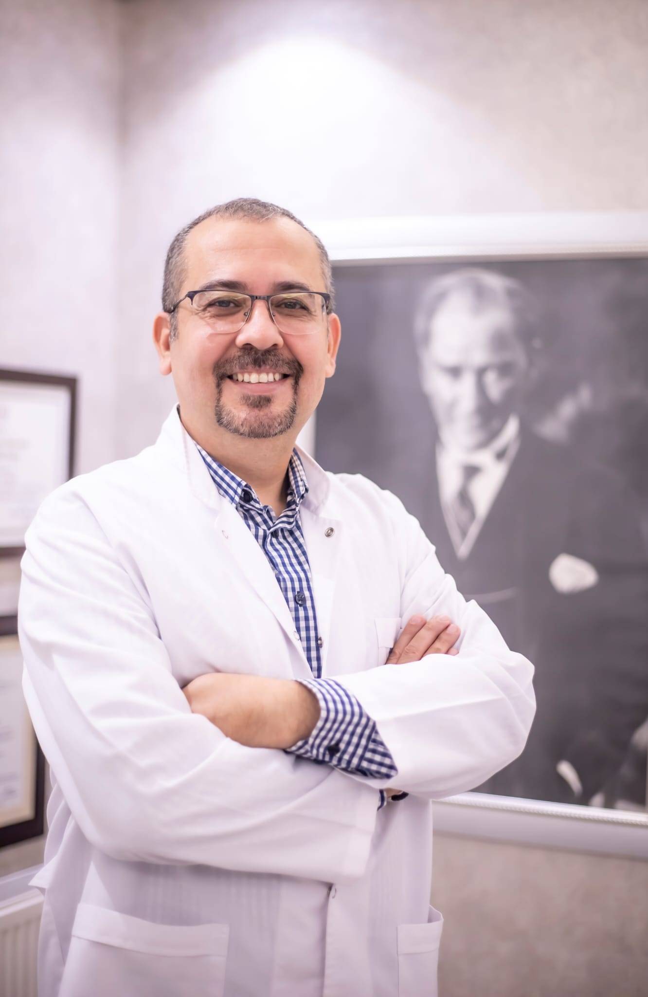 Samsun’da Ameliyat Yapamayan Profesör Yurt Dışına Gidiyor