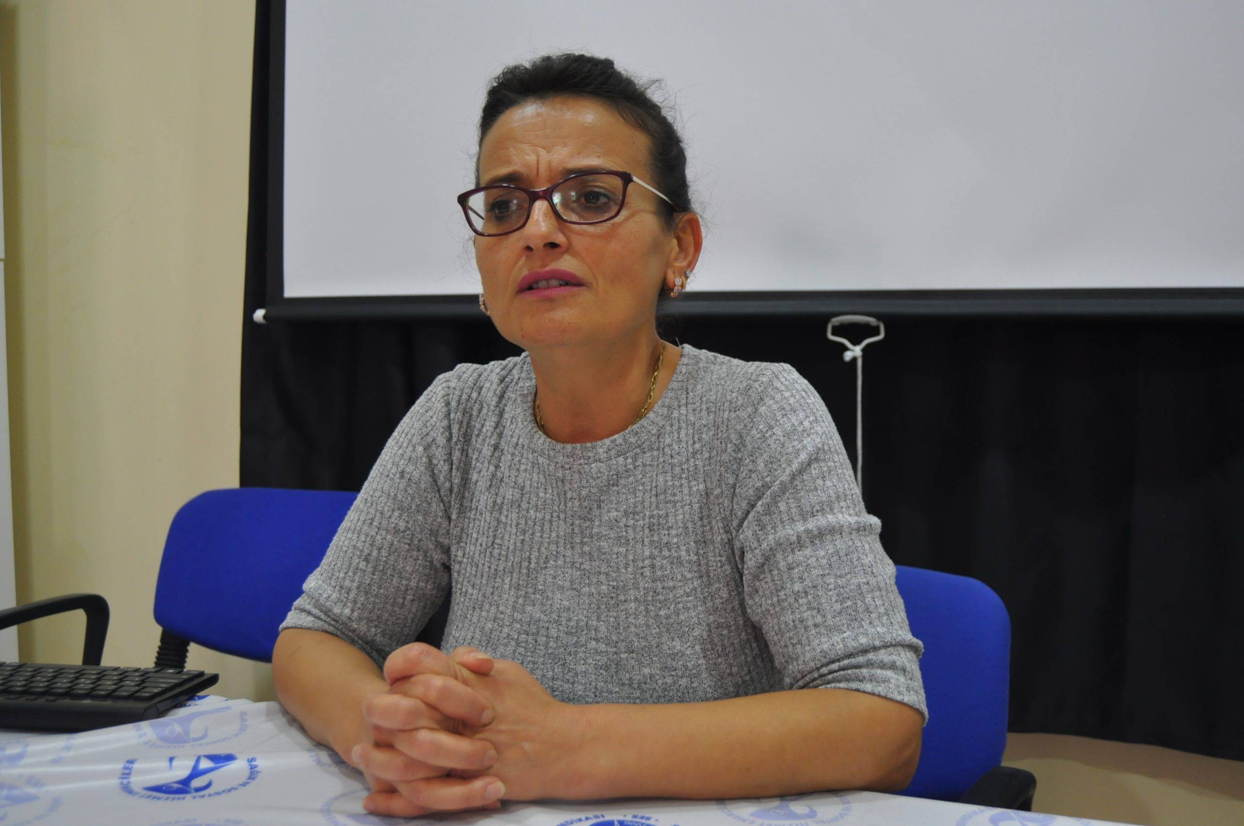 SES İzmir: Sağlık Emekçilerinin Öncelikli Talebi Maaş Zammı!