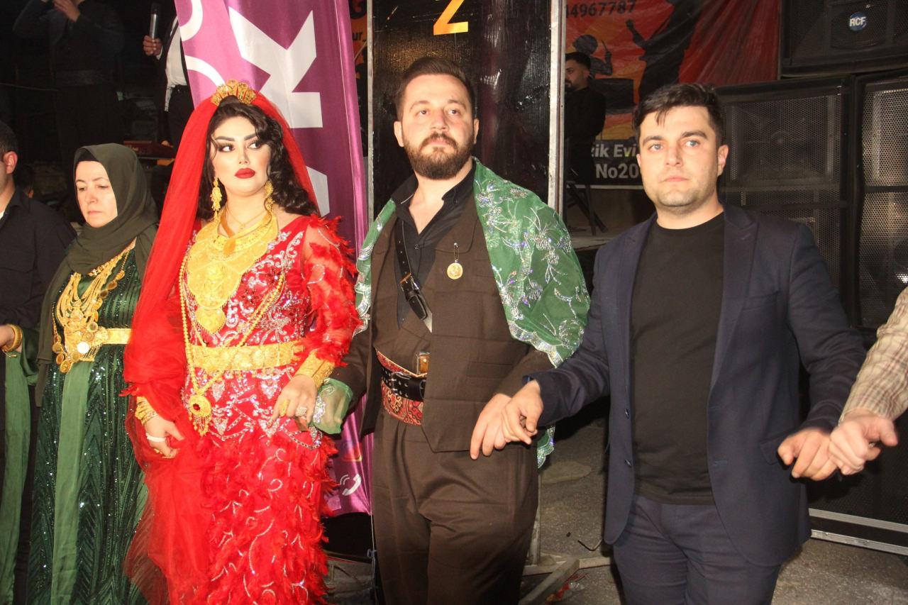 Son dönemlerin en şatafatlı düğünü! Damada 5 milyon TL, geline 15 kilo altın takıldı