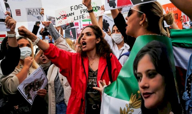 Mahsa Jîna Amini protestoları: İran, üç kişiyi idam etti