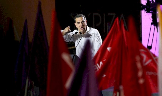 Miçotakis hükümet kurma görevini iade etti: Sıra Çipras'ta